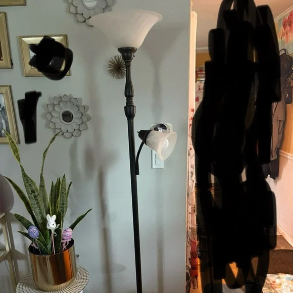 Better Homes And Gardens metal floor lamp - Picture 2 of 5